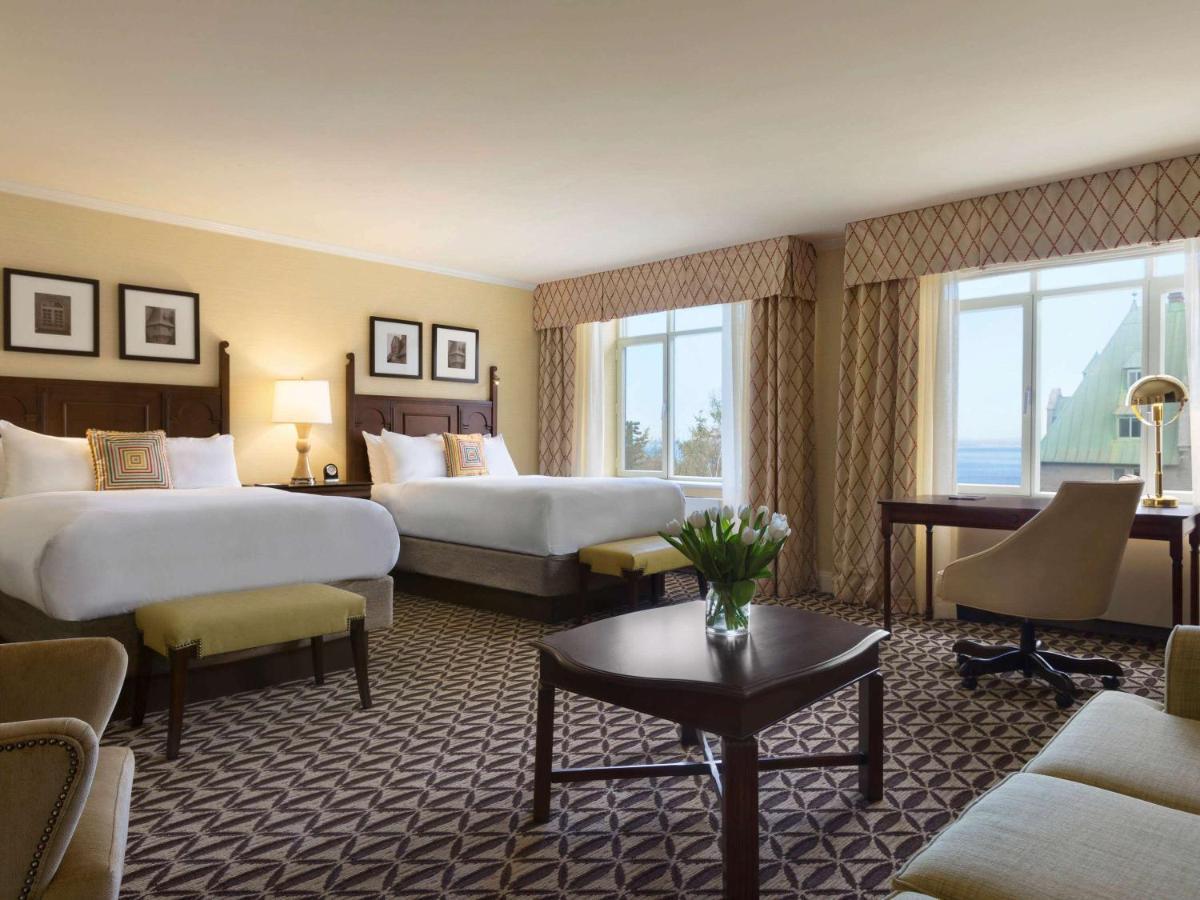 Отель Fairmont Le Manoir Richelieu Ла-Мальбе Экстерьер фото A guest room at the Hilton Boston Back Bay