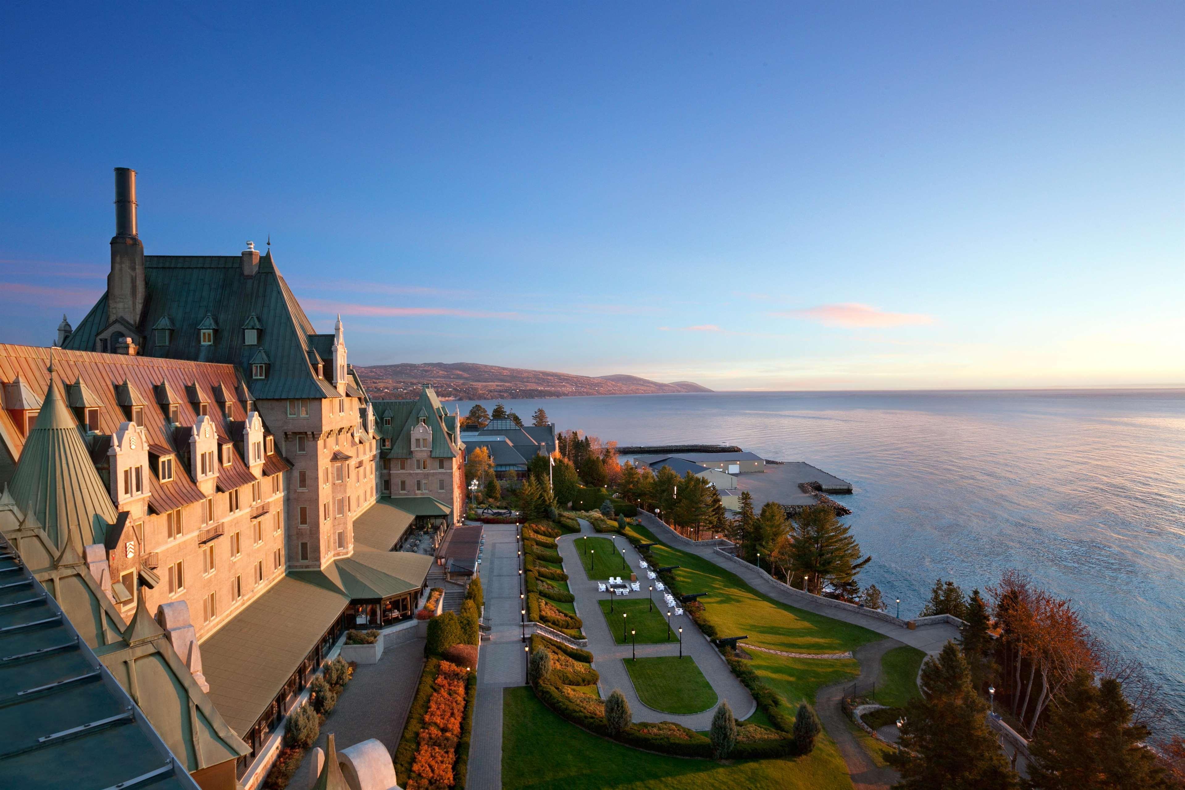 Отель Fairmont Le Manoir Richelieu Ла-Мальбе Экстерьер фото The Château Frontenac, the oldest hotel in North America, overlooking the St. Lawrence River