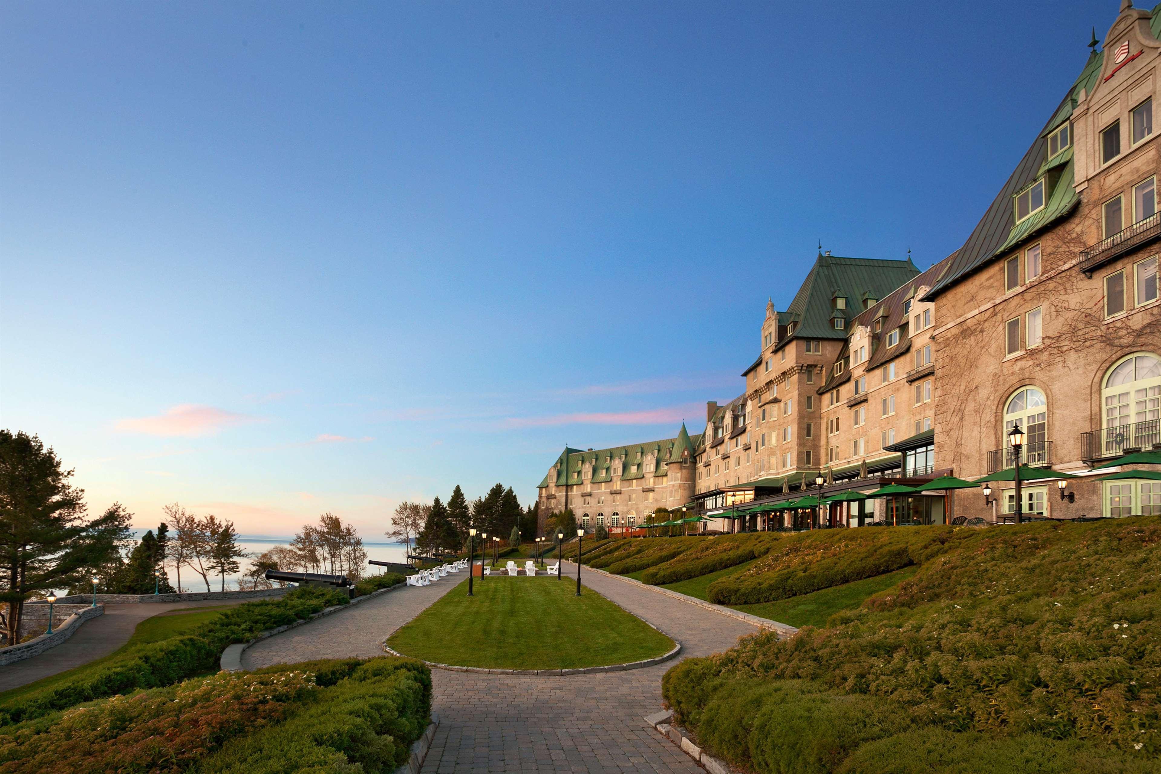 Отель Fairmont Le Manoir Richelieu Ла-Мальбе Экстерьер фото The hotel