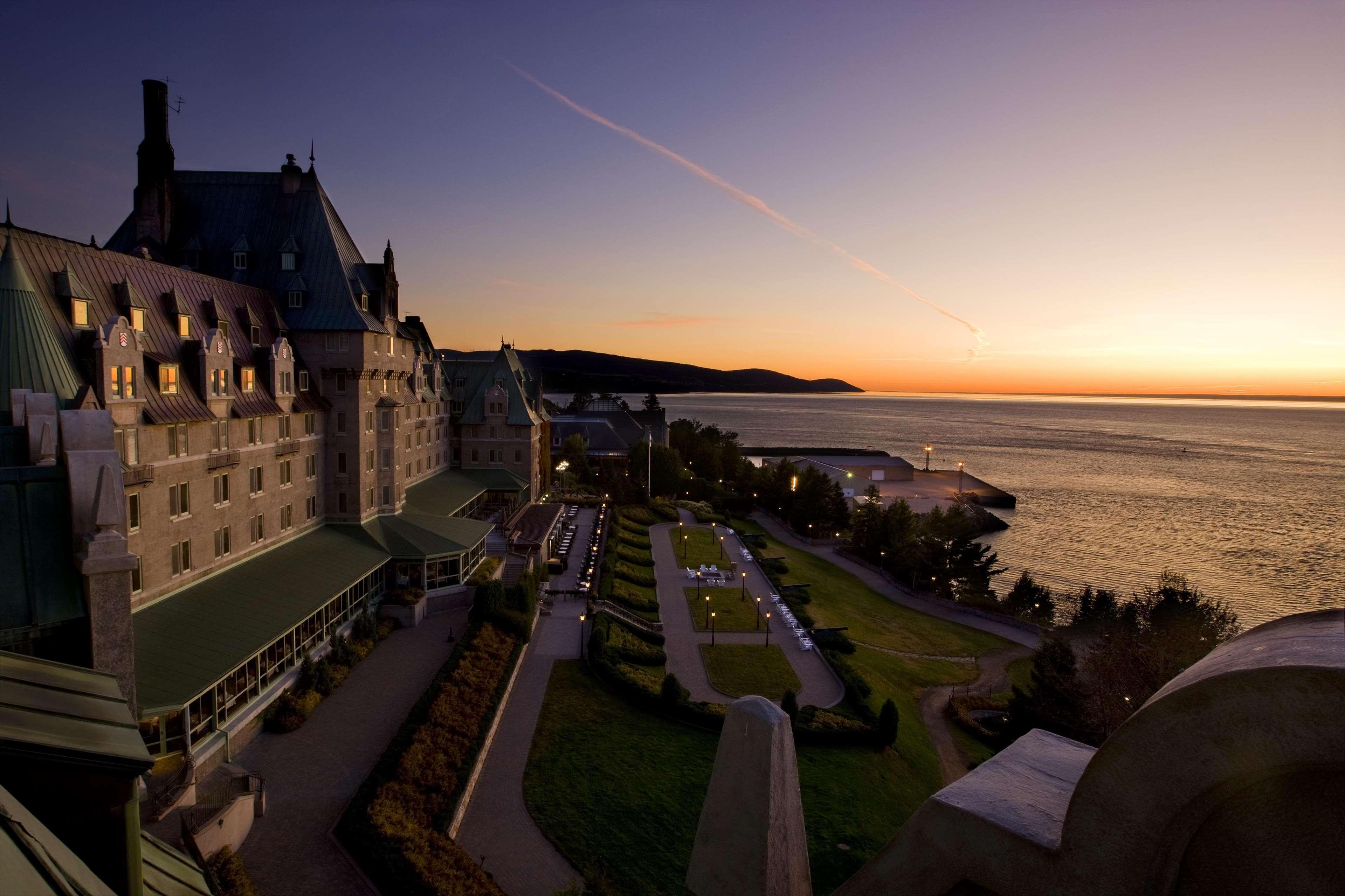Отель Fairmont Le Manoir Richelieu Ла-Мальбе Экстерьер фото Château Frontenac