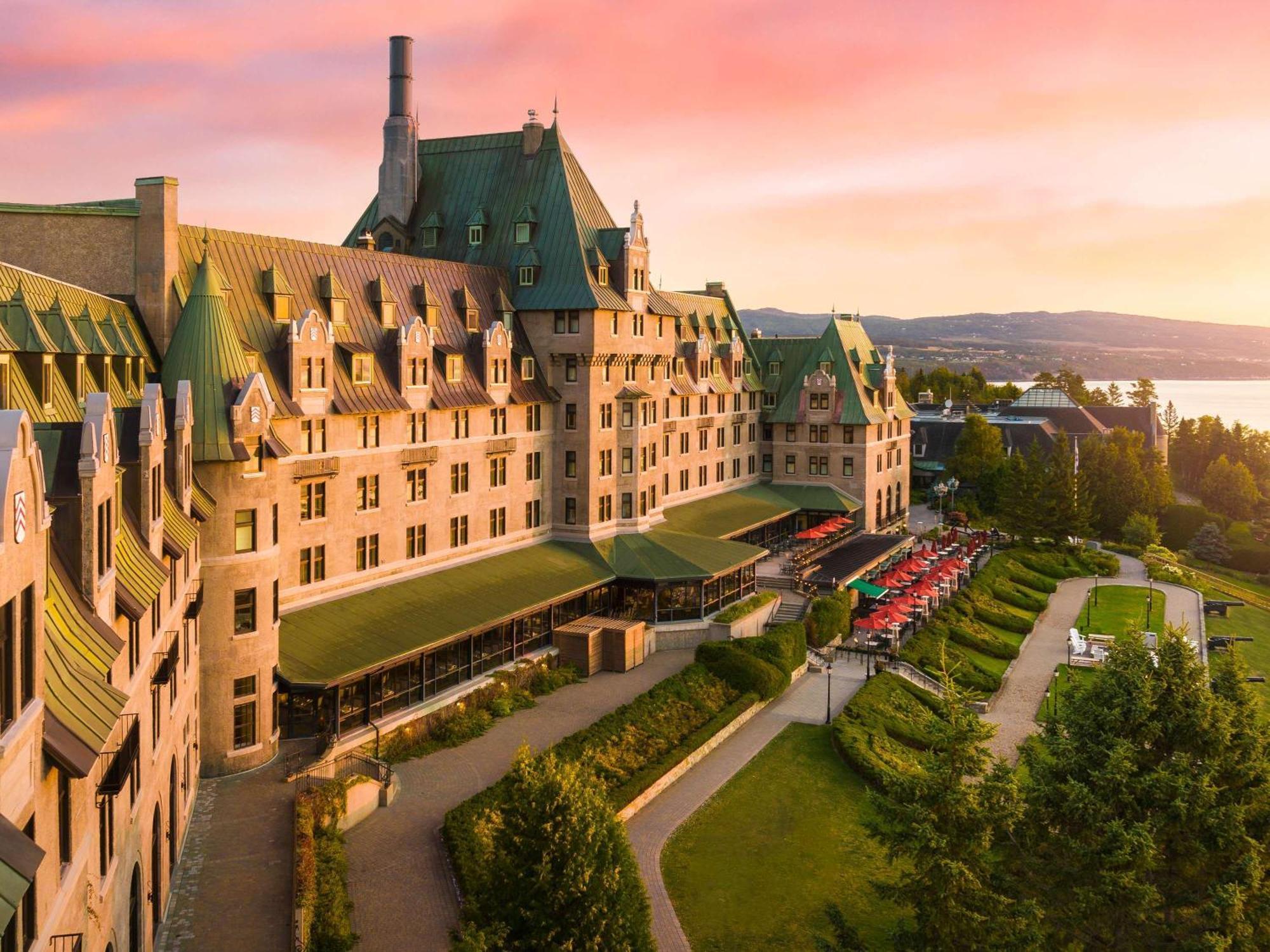 Отель Fairmont Le Manoir Richelieu Ла-Мальбе Экстерьер фото Château Frontenac