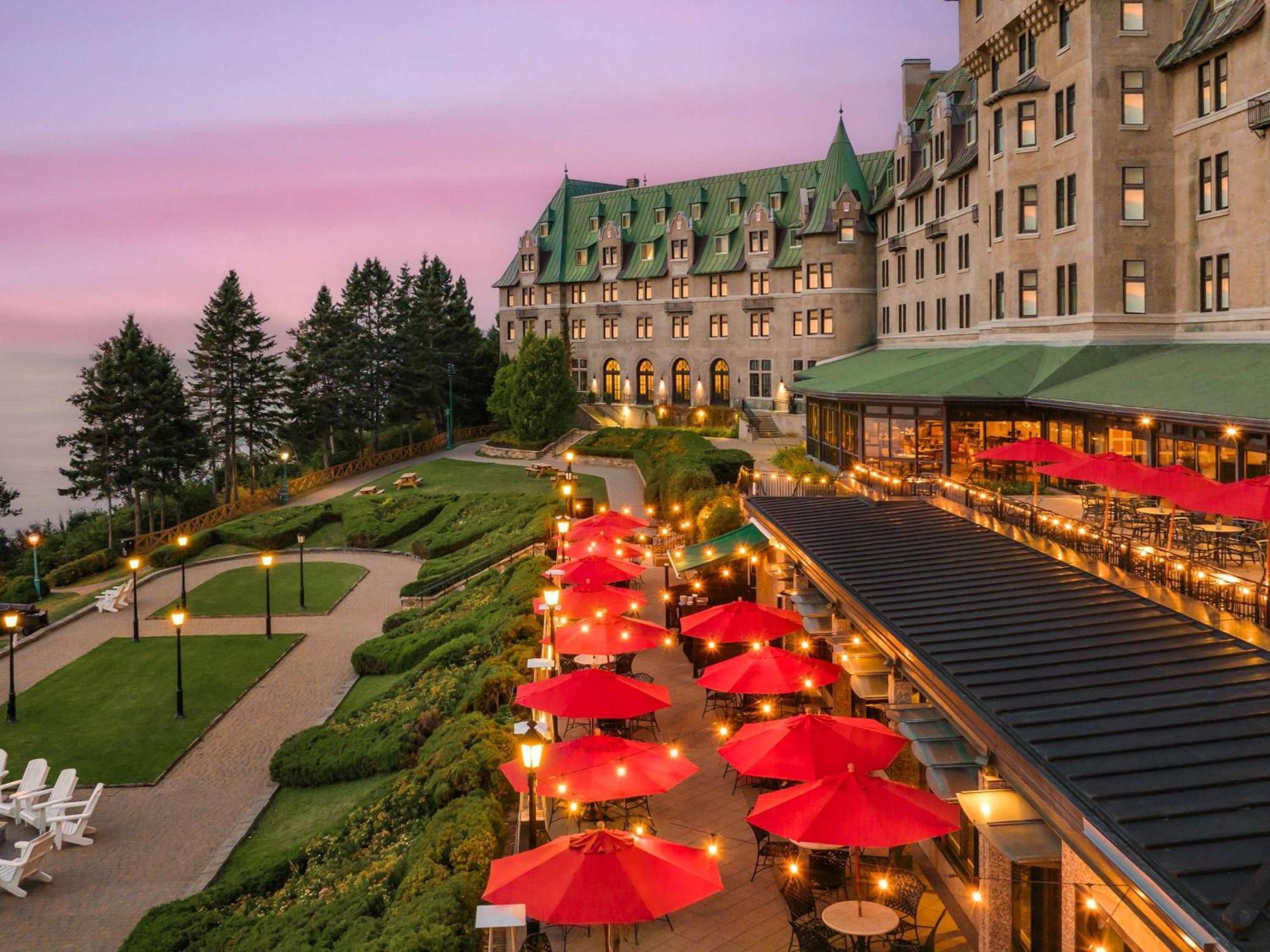 Отель Fairmont Le Manoir Richelieu Ла-Мальбе Экстерьер фото The hotel's restaurant, Le Renoir