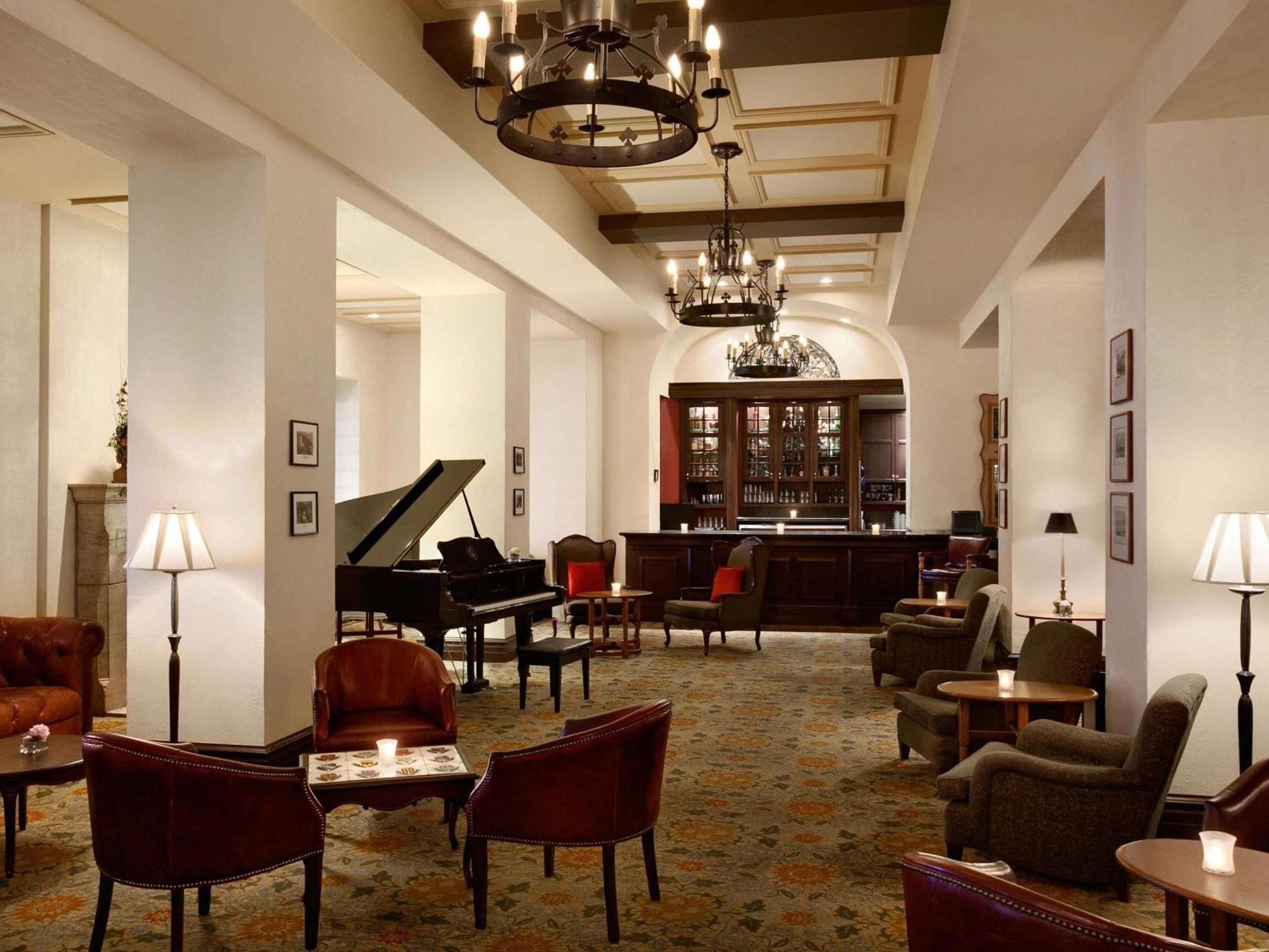 Отель Fairmont Le Manoir Richelieu Ла-Мальбе Экстерьер фото